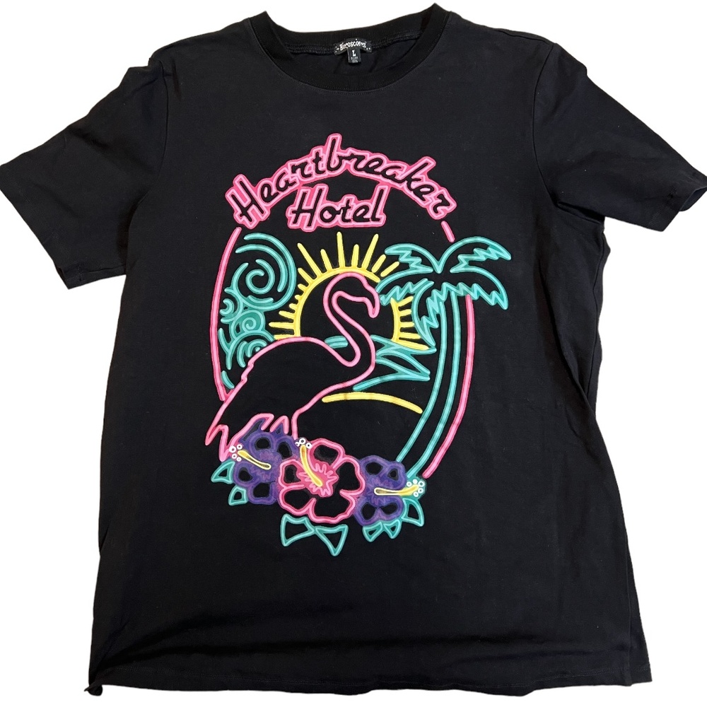 Heartbreak Paradise Flamingo Tee HOROSCOPEZ Neon Flamingo Flowers Palm Trees L